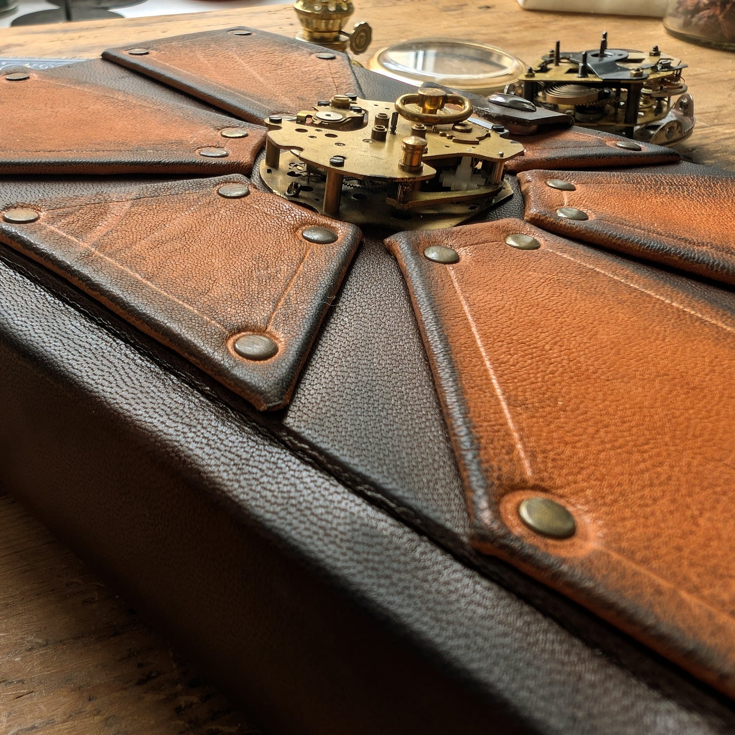 Jurnal Steampunk din Piele și Elemente Mecanice Funcționale